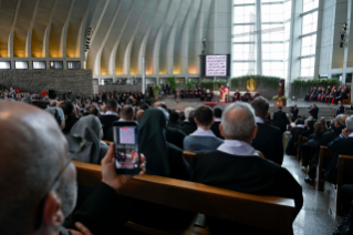 21-الزّيارة الرّسوليّة إلى لبنان: لقاء مع الأساقفة والكهنة والمكرَّسين والمكرّسات والعاملين الرَّعويّين 