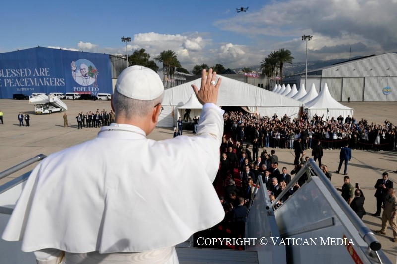 Papa León XIV: Ceremonia de despedida al pontífice en el Aeropuerto Internacional de Beirut (Foto: Vatican Media). 
