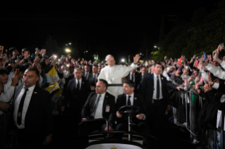 0-Viaje apost&oacute;lico al L&iacute;bano: Encuentro con los j&oacute;venes en la plaza frente al Patriarcado de Antioqu&iacute;a de los maronitas 