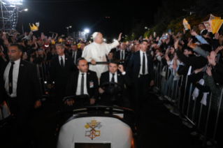 10-Viaje apost&oacute;lico al L&iacute;bano: Encuentro con los j&oacute;venes en la plaza frente al Patriarcado de Antioqu&iacute;a de los maronitas 