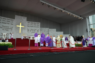 9-Apostolic Journey to Lebanon: Holy Mass