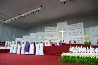 24-Apostolic Journey to Lebanon: Holy Mass