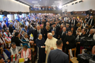 4-Voyage apostolique au Liban : Visite aux op&eacute;rateurs et aux patients de l'h&ocirc;pital &laquo; de la Croix &raquo; (Jal ed Dib)