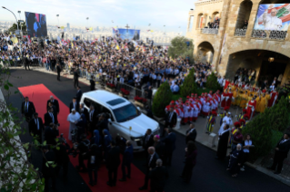 7-Voyage apostolique au Liban : Visite aux op&eacute;rateurs et aux patients de l'h&ocirc;pital &laquo; de la Croix &raquo; (Jal ed Dib)