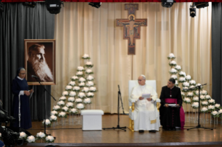 6-Voyage apostolique au Liban : Visite aux op&eacute;rateurs et aux patients de l'h&ocirc;pital &laquo; de la Croix &raquo; (Jal ed Dib)