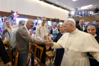 15-Voyage apostolique au Liban : Visite aux op&eacute;rateurs et aux patients de l'h&ocirc;pital &laquo; de la Croix &raquo; (Jal ed Dib)