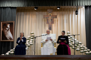 14-Voyage apostolique au Liban : Visite aux op&eacute;rateurs et aux patients de l'h&ocirc;pital &laquo; de la Croix &raquo; (Jal ed Dib)