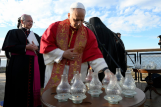 15-Viaje apost&oacute;lico a T&uuml;rkiye: Encuentro ecum&eacute;nico de oraci&oacute;n cerca de las excavaciones arqueol&oacute;gicas de la antigua Bas&iacute;lica de San Ne&oacute;fito en İznik 