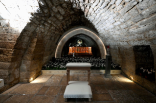 0-Viaggio Apostolico in Libano: Visita e Preghiera sulla Tomba di San Charbel Maklūf  
