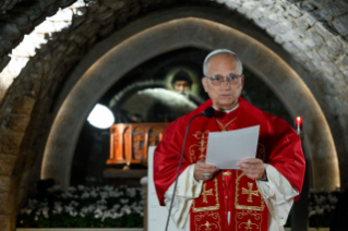 9-Viaggio Apostolico in Libano: Visita e Preghiera sulla Tomba di San Charbel Maklūf  