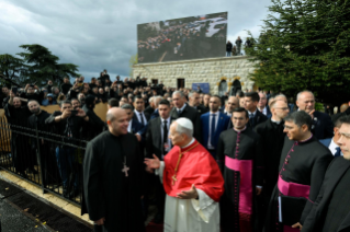16-Viaggio Apostolico in Libano: Visita e Preghiera sulla Tomba di San Charbel Maklūf  