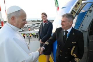 0-Viaggio Apostolico in T&uuml;rkiye e in Libano: Saluto ai giornalisti durante il volo Roma-Ankara