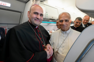 5-Voyage apostolique en T&uuml;rkiye et au Liban : Conf&eacute;rence de presse sur le vol d'Istanbul &agrave; Beyrouth