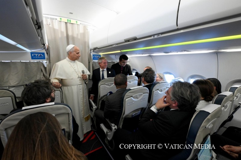 0-Viagem Apost&oacute;lica &agrave; T&uuml;rkiye e ao L&iacute;bano: Confer&ecirc;ncia de imprensa durante o voo de regresso a Roma