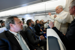 8-Apostolic Journey to T&uuml;rkiye and Lebanon: Press Conference during the flight to Rome