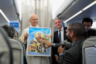 10-Apostolic Journey to T&uuml;rkiye and Lebanon: Press Conference during the flight to Rome