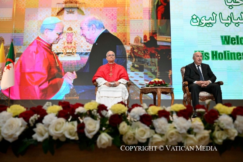 2-Apostolic Visit to Algiers: Meeting with the Authorities, Civil Society and The Diplomatic Corps