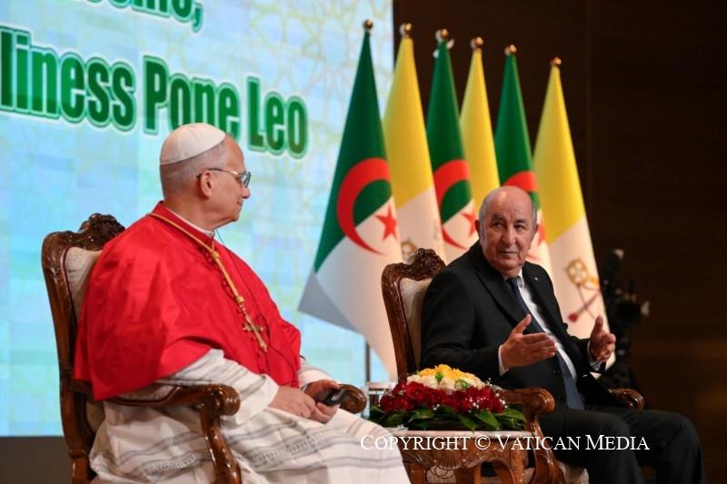 1-Apostolic Visit to Algiers: Meeting with the Authorities, Civil Society and The Diplomatic Corps