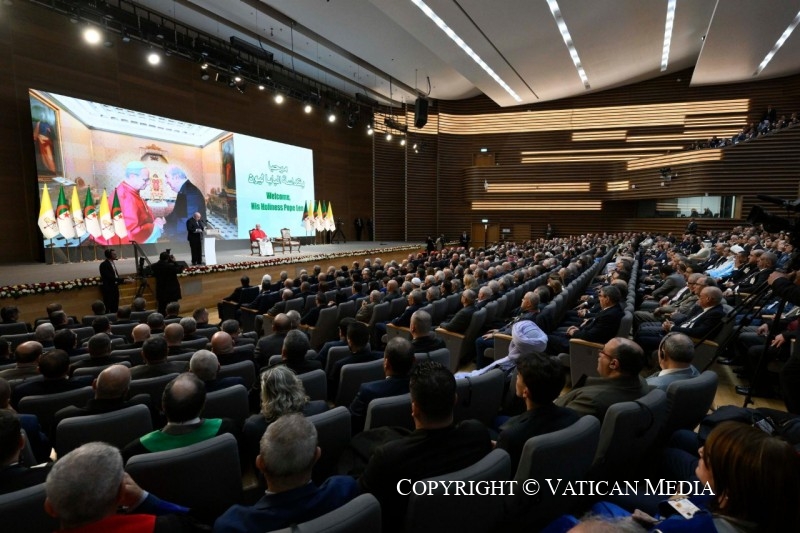 4-Apostolic Visit to Algiers: Meeting with the Authorities, Civil Society and The Diplomatic Corps