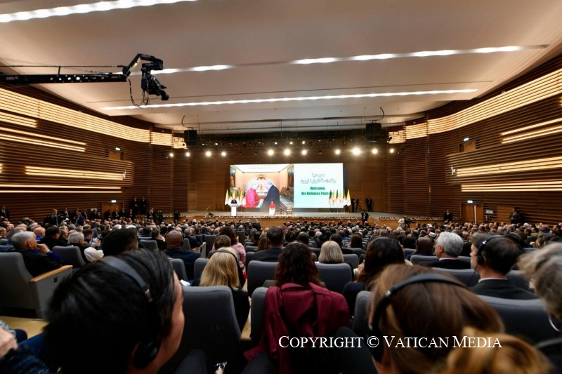 5-Apostolic Visit to Algiers: Meeting with the Authorities, Civil Society and The Diplomatic Corps