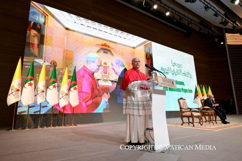 8-Apostolic Visit to Algiers: Meeting with the Authorities, Civil Society and The Diplomatic Corps