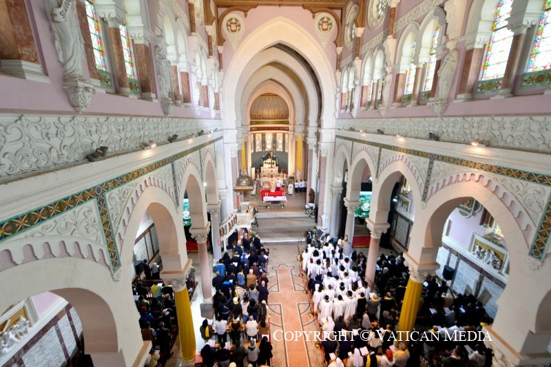 8-Viaje apost&oacute;lico a Argelia: Santa Misa en la Bas&iacute;lica de San Agust&iacute;n