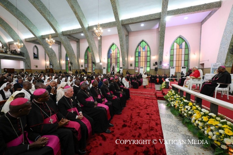 6-Viaje apost&oacute;lico a Angola: Encuentro con los obispos, los sacerdotes, los consagrados, las consagradas y los agentes pastorales en la parroquia de Nuestra Se&ntilde;ora de F&aacute;tima