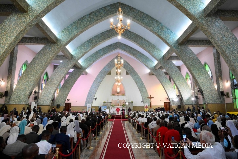 9-Viaje apost&oacute;lico a Angola: Encuentro con los obispos, los sacerdotes, los consagrados, las consagradas y los agentes pastorales en la parroquia de Nuestra Se&ntilde;ora de F&aacute;tima