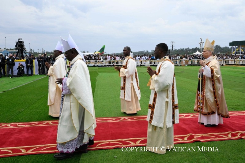 5-Apostolic Journey to Camerun: Holy Mass