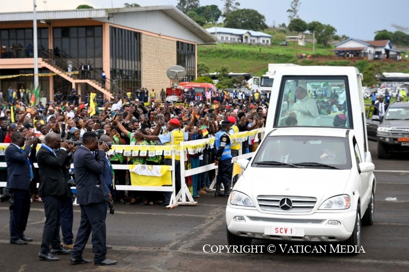 6-Apostolic Journey to Camerun: Holy Mass