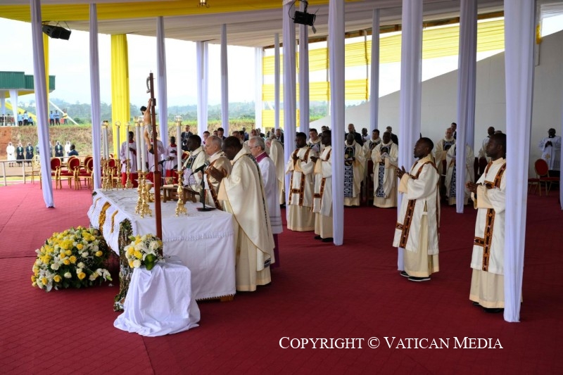7-Apostolic Journey to Camerun: Holy Mass