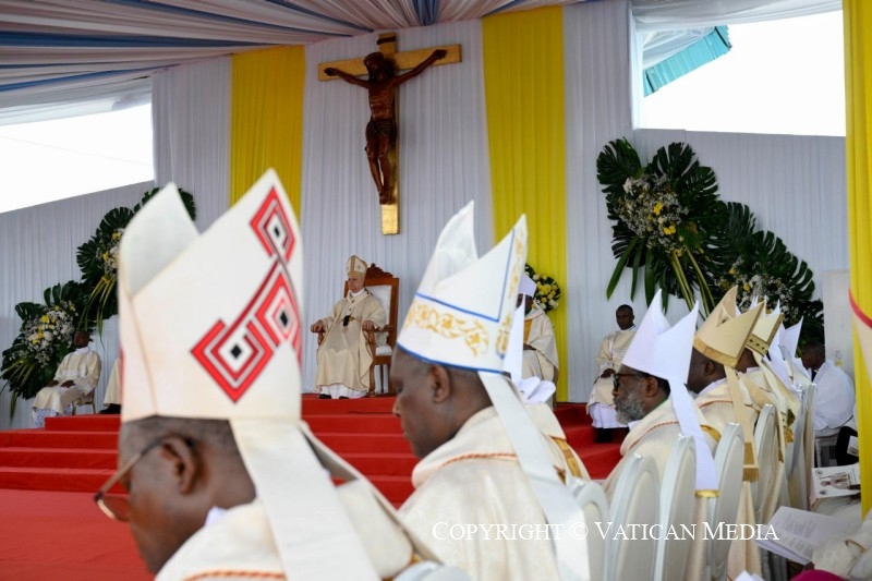4-Apostolic Journey to Camerun: Holy Mass