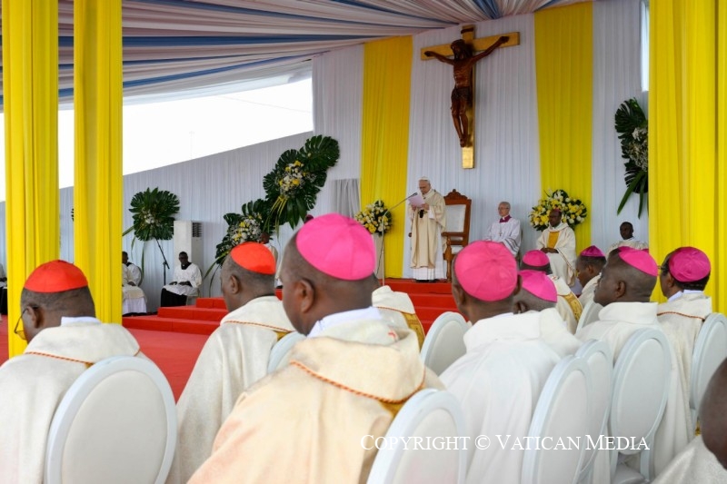 6-Apostolic Journey to Camerun: Holy Mass