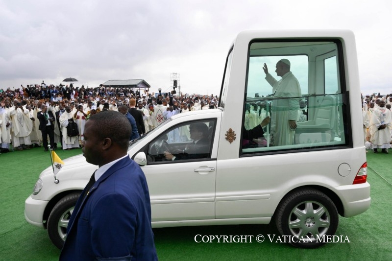 0-Apostolic Journey to Camerun: Holy Mass
