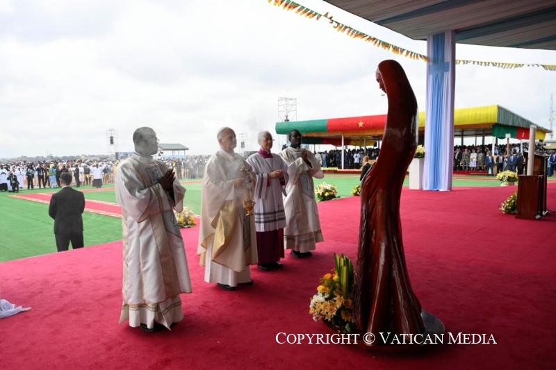 7-Apostolic Journey to Camerun: Holy Mass