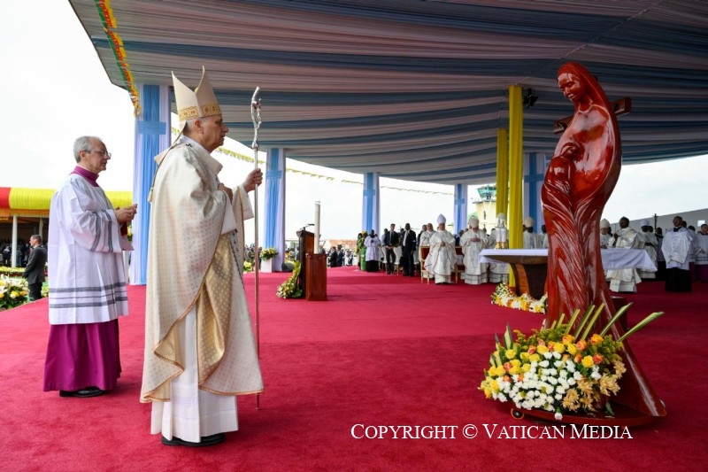 16-Apostolic Journey to Camerun: Holy Mass