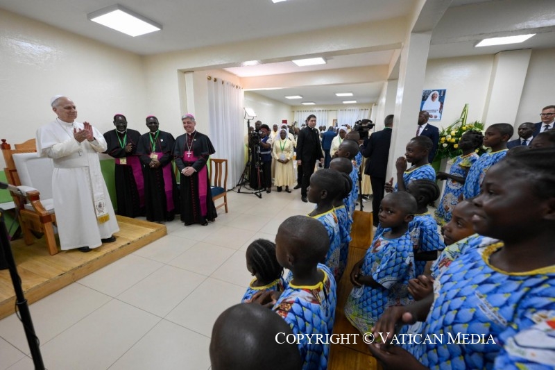 1-Apostolic Journey to Camerun: Visit to the Ngul Zamba Orphanage