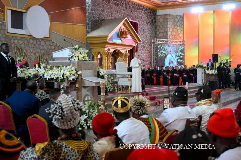 4-Apostolic Journey to Camerun: Meeting for Peace with the Community of Bamenda 