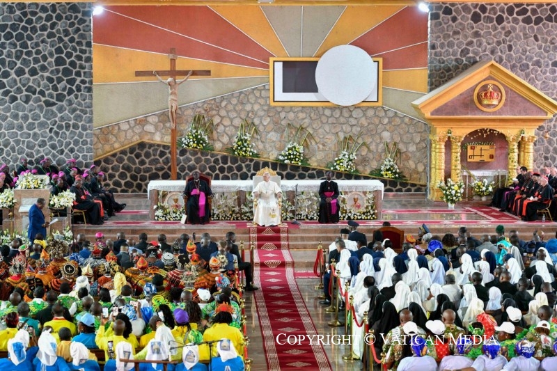 3-Apostolic Journey to Camerun: Meeting for Peace with the Community of Bamenda 