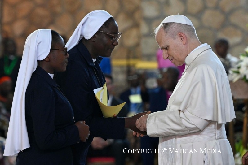 7-Apostolic Journey to Camerun: Meeting for Peace with the Community of Bamenda 