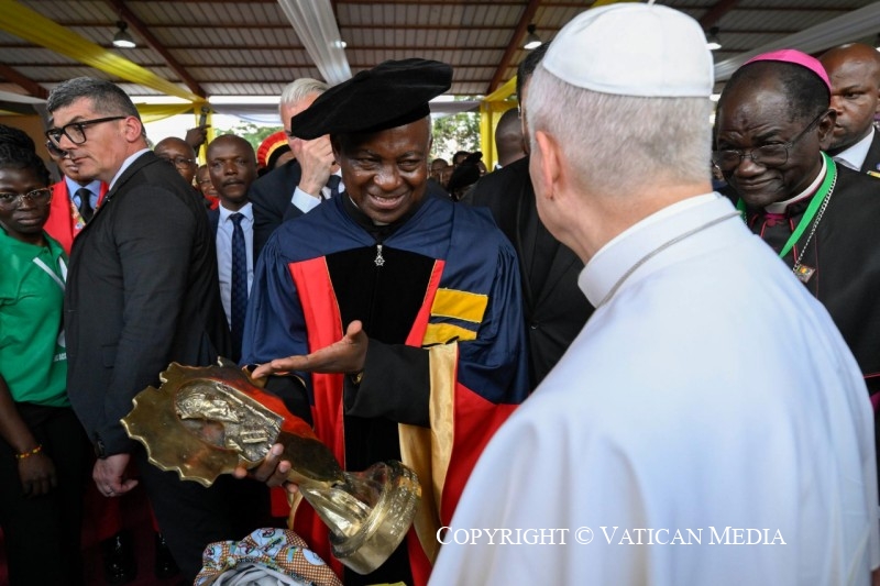 7-Viaggio Apostolico in Camerun: Incontro con il Mondo Universitario