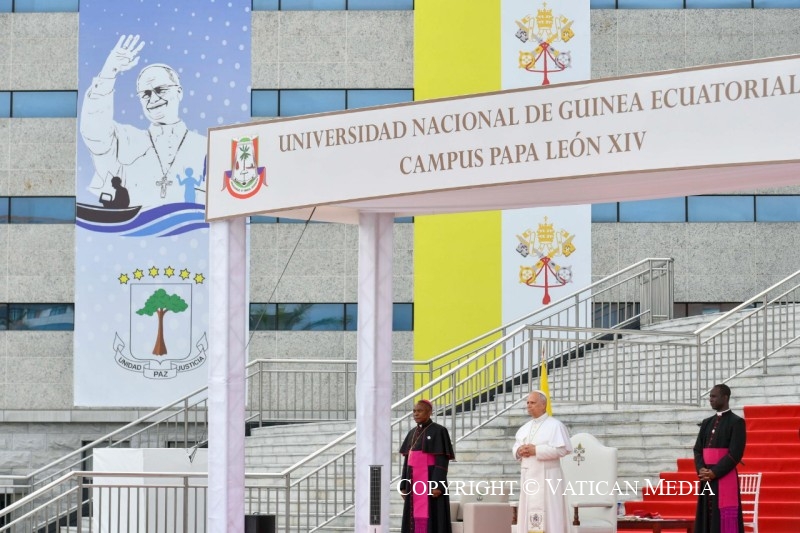 1-Apostolic Journey to Equatorial Guinea: Meeting with the World of Culture