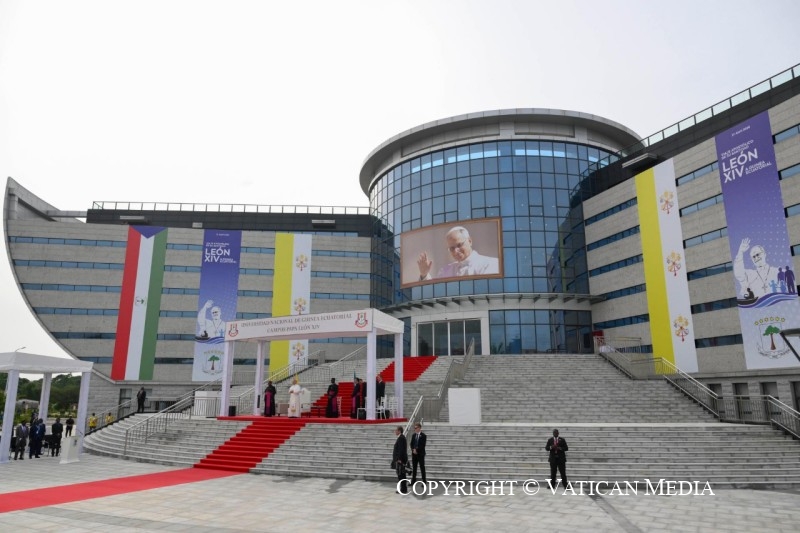 3-Apostolic Journey to Equatorial Guinea: Meeting with the World of Culture