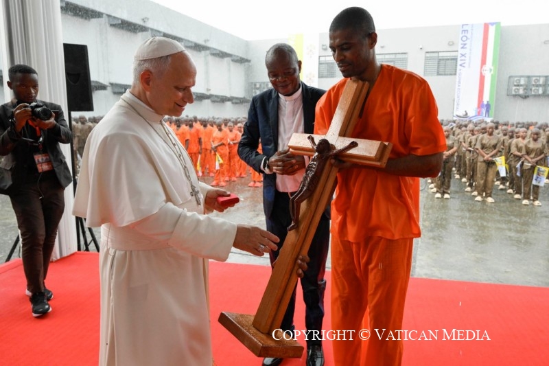 8-Viaje apost&oacute;lico a Guinea Ecuatorial: Visita a la prisi&oacute;n de Bata