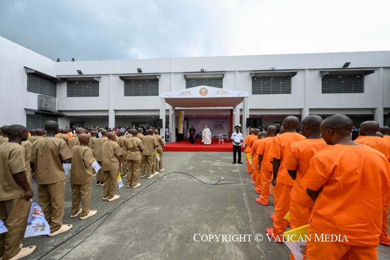 13-Viaje apost&oacute;lico a Guinea Ecuatorial: Visita a la prisi&oacute;n de Bata