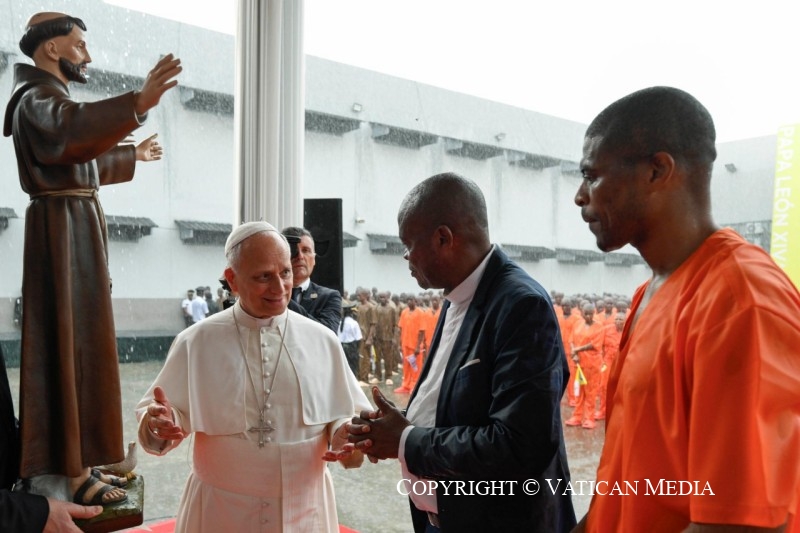 16-Viaje apost&oacute;lico a Guinea Ecuatorial: Visita a la prisi&oacute;n de Bata