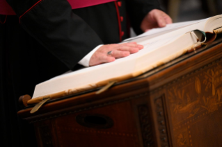 1-Giuramento degli officiali e addetti al Conclave