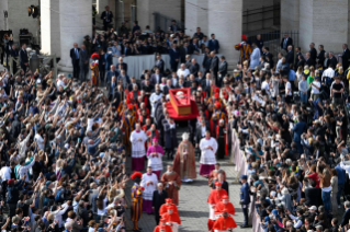 23-Traslado del ferétro del Romano Pontífice Francisco a la Basílica Vaticana