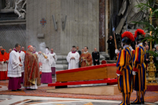 29-Traslado del ferétro del Romano Pontífice Francisco a la Basílica Vaticana