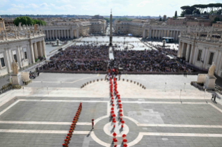 28-Traslado del ferétro del Romano Pontífice Francisco a la Basílica Vaticana